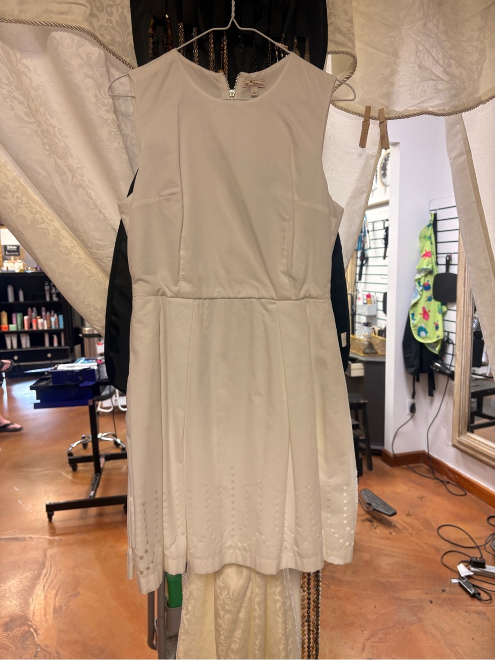 GAP Cream Sleeveless Fit-and-Flare Mini Dress